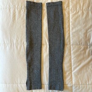 Oiselle grey herringbone running sleeves